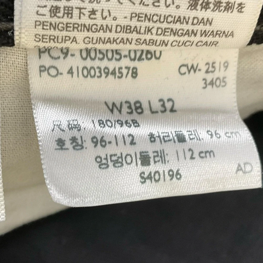 Levis Jeans Mens 38x32 (ACT 38x30) Black 505 Straight Denim